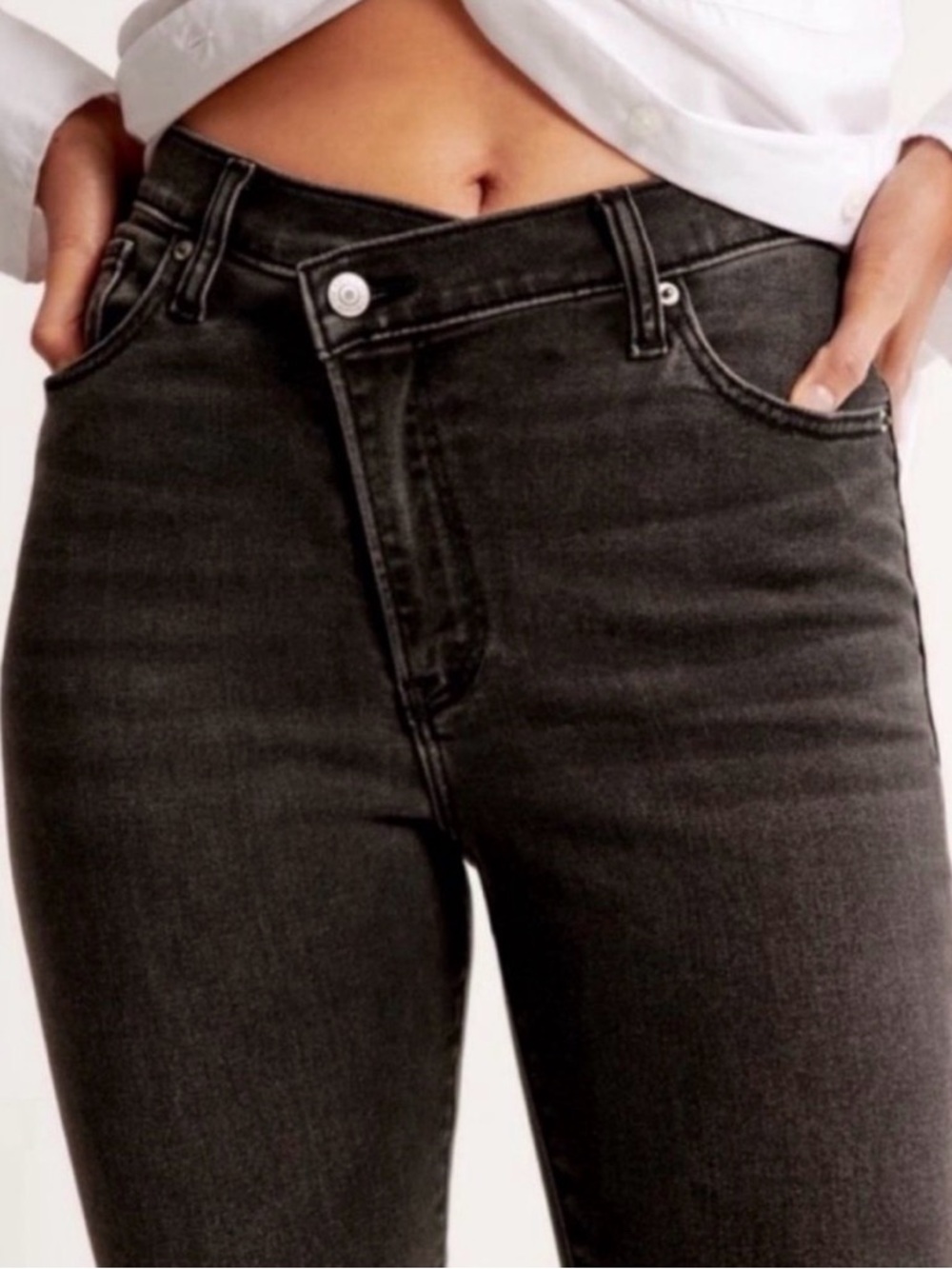 Abercrombie & Fitch 90s Slim Straight Ultra Rise Jeans